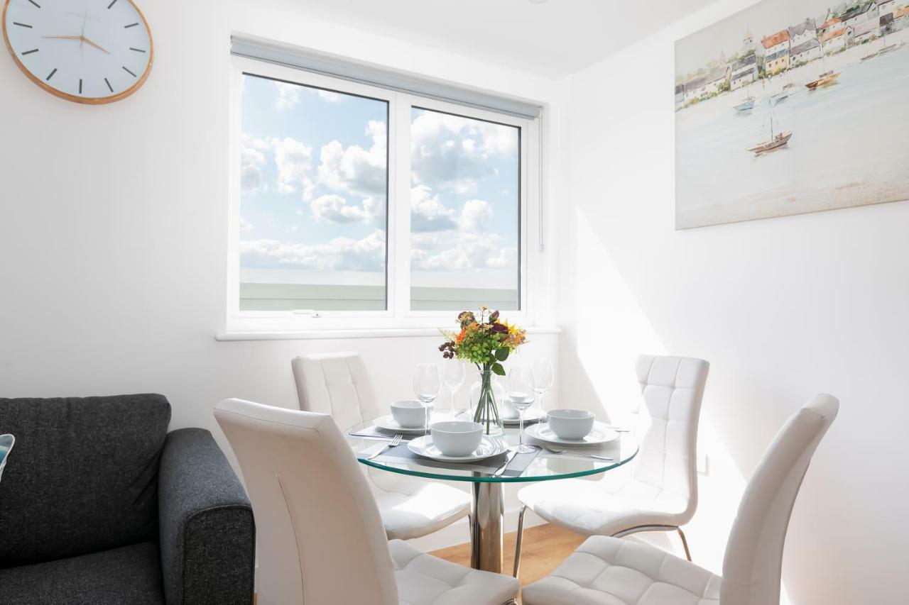 Skyvillion - Cozy Apartments In Enfield Town With Free Parking & Wifi Bagian luar foto