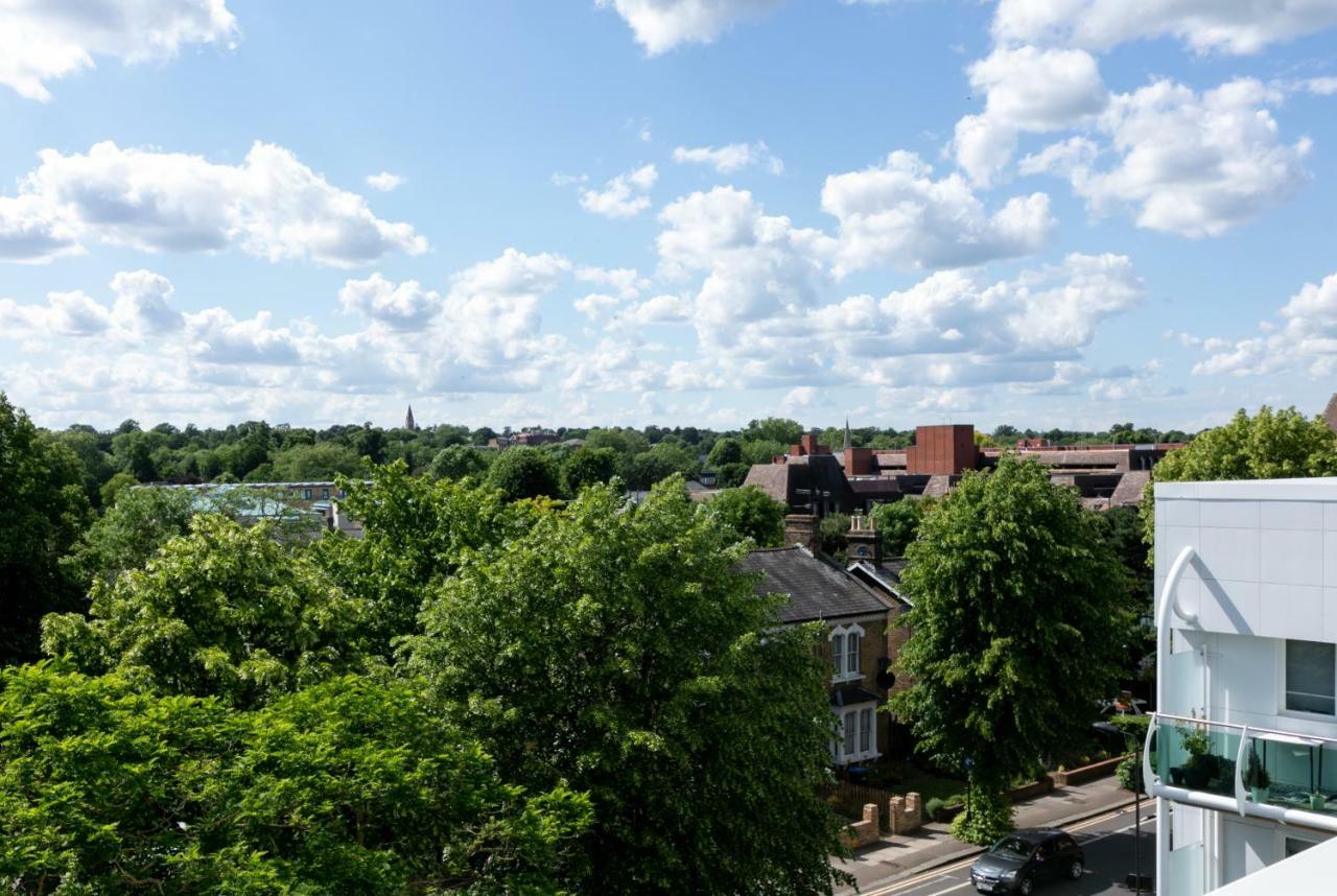 Skyvillion - Cozy Apartments In Enfield Town With Free Parking & Wifi Bagian luar foto